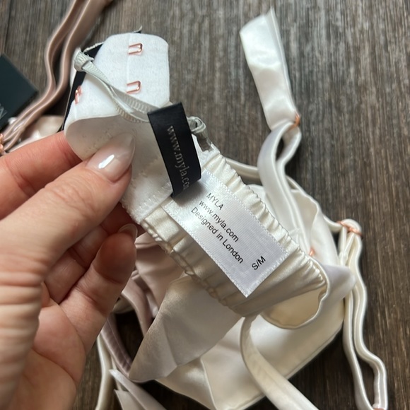 Myla London Set of 2 Garter Belts - Picture 5 of 5